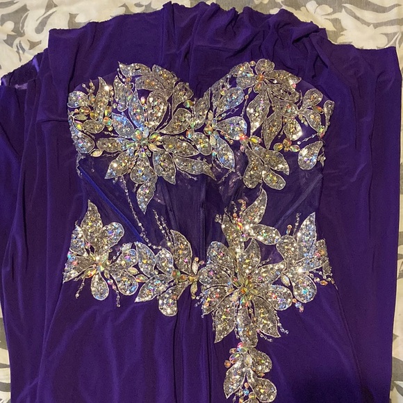 Royal Queen Collection | Prom Dress - Picture 1 of 11